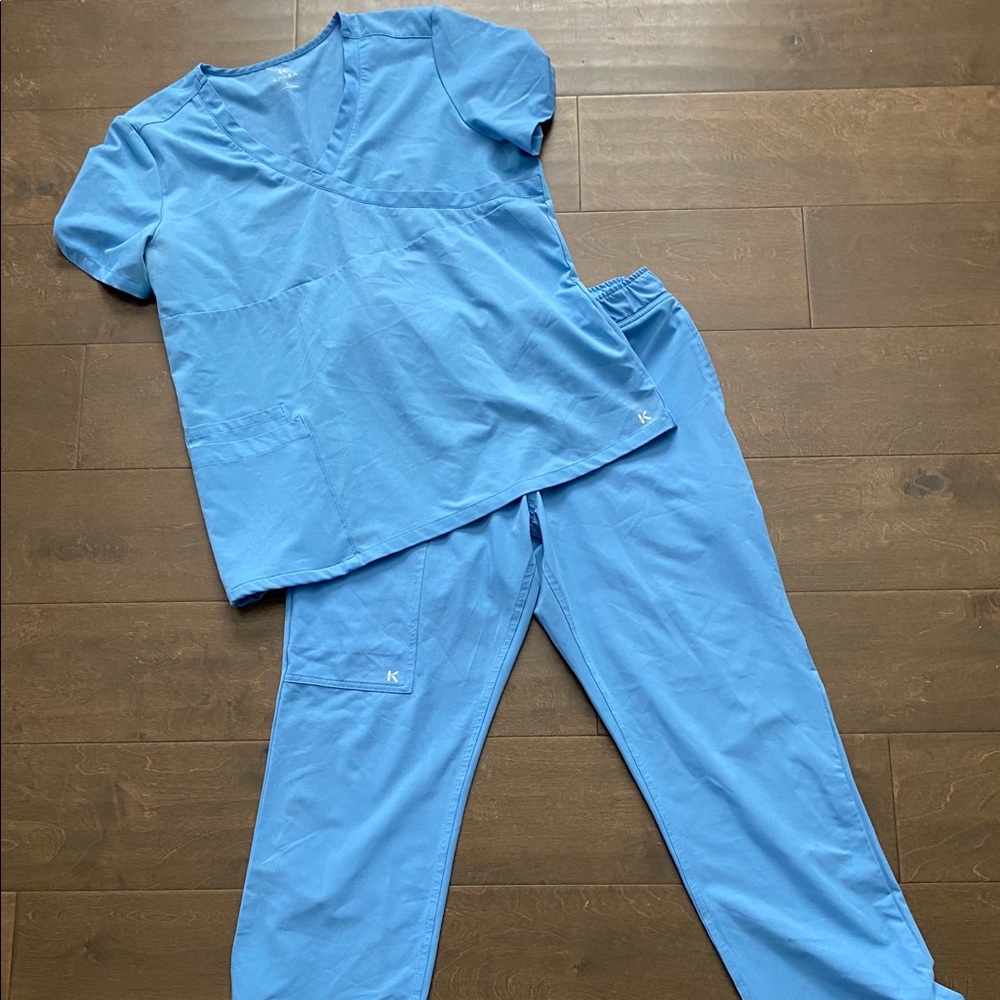 Kalea Women’s Ceil Blue Scrub Set size Large